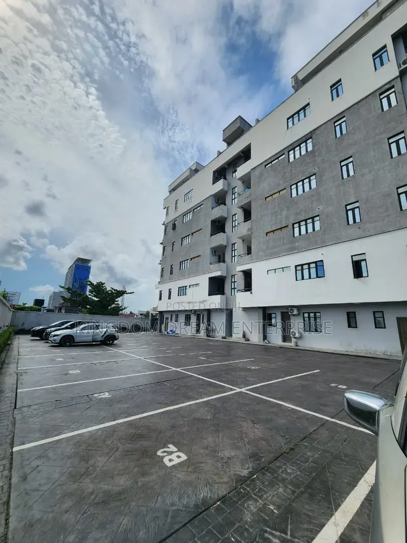 3bdrm Apartment in Lekki Phase 1 Lagos for rent in Lekki Phase 1