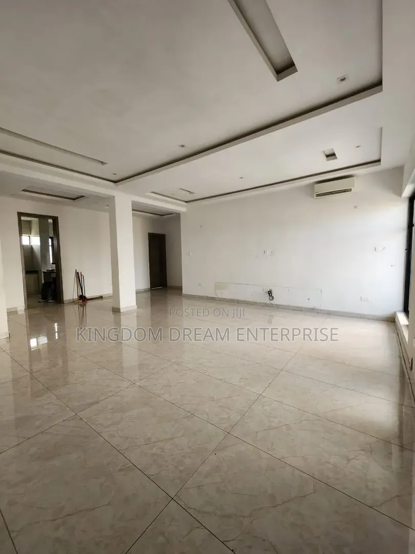 3bdrm Apartment in Lekki Phase 1 Lagos for rent in Lekki Phase 1
