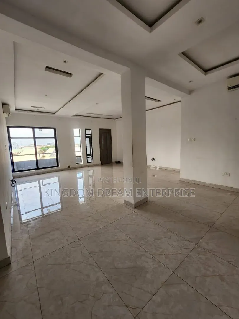 3bdrm Apartment in Lekki Phase 1 Lagos for rent in Lekki Phase 1