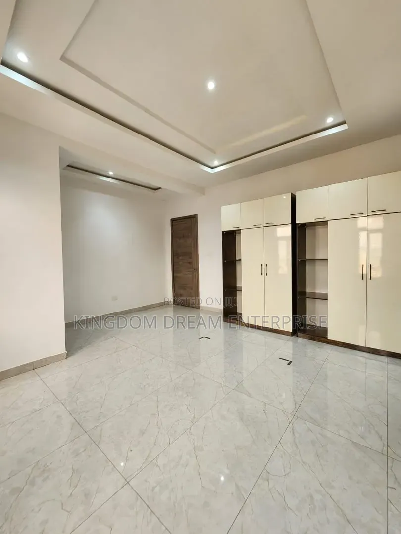 3bdrm Apartment in Lekki Phase 1 Lagos for rent in Lekki Phase 1