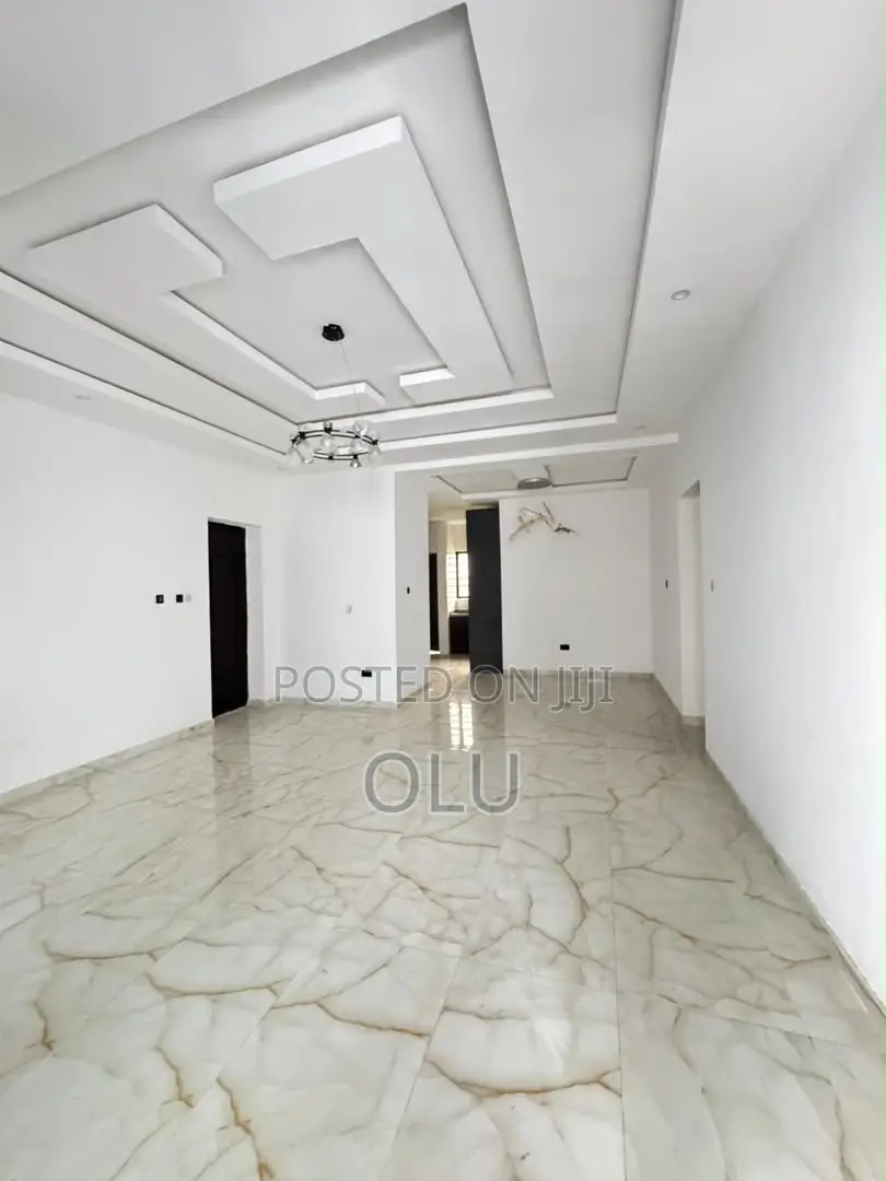Furnished 2bdrm Block of Flats in Surulere Lagos State for sale in Aguda / Surulere
