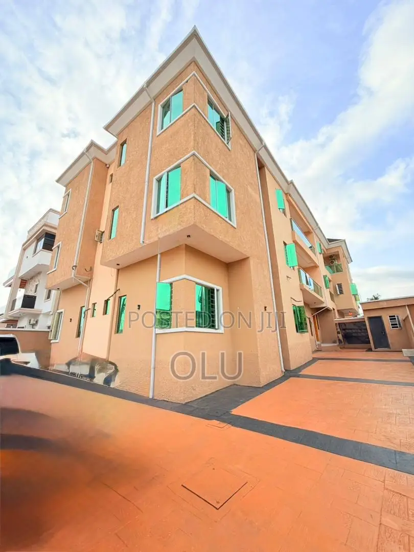 Furnished 3bdrm Block of Flats in Magodo Gra Ph2 for sale in GRA Phase 2 Shangisha