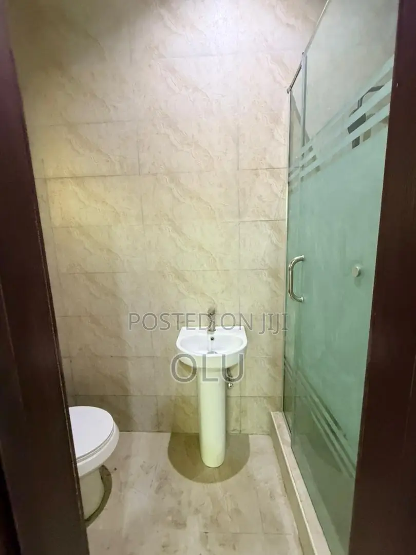 Furnished 3bdrm Block of Flats in Magodo Gra Ph2 for sale in GRA Phase 2 Shangisha