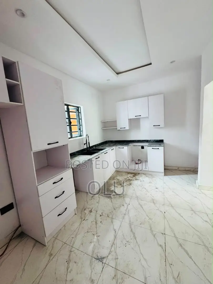 Furnished 3bdrm Block of Flats in Gbagada Lagos State for sale in Ifako-Gbagada