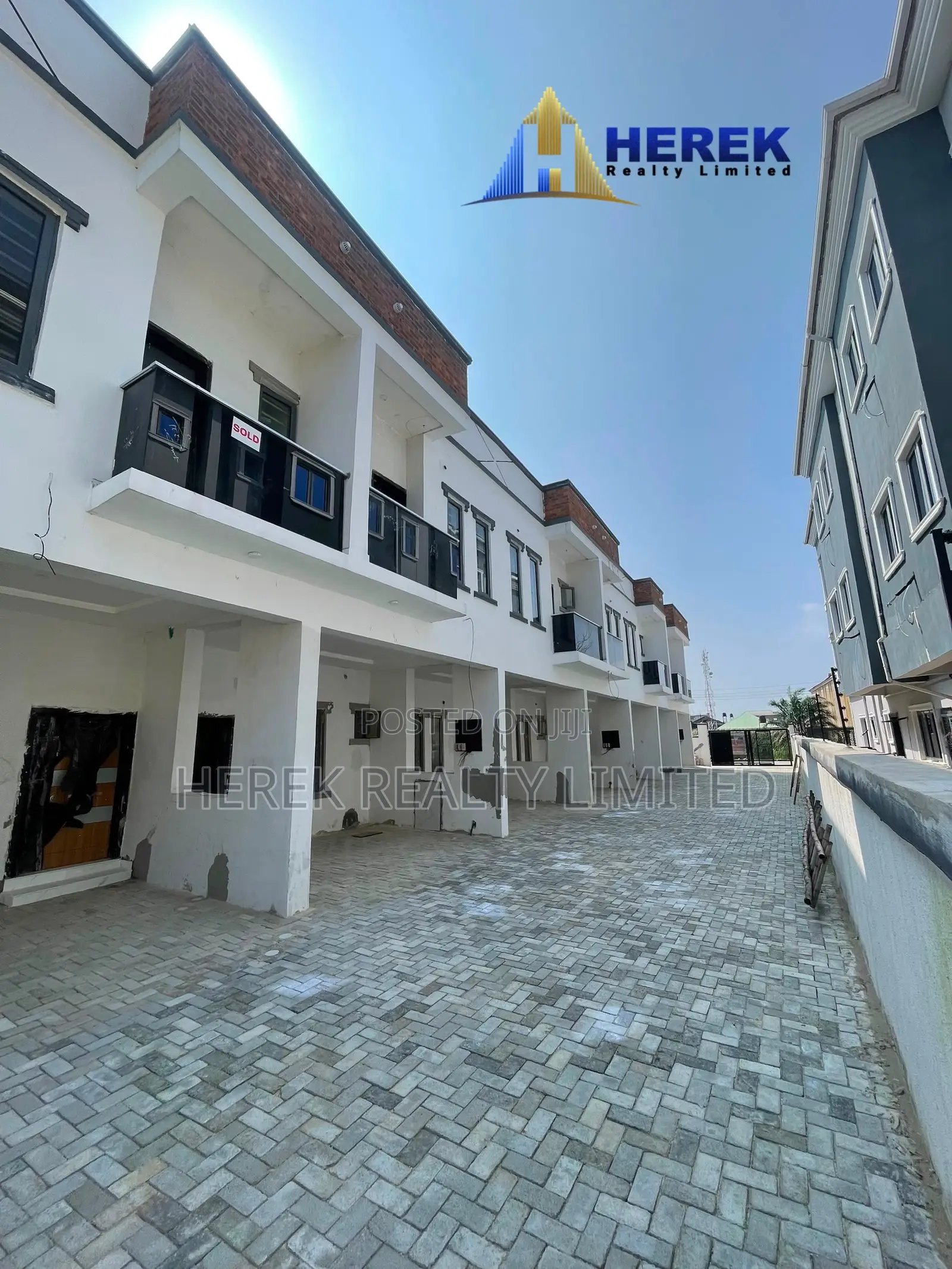 3bdrm Duplex in Ajah for sale in Ado / Ajah