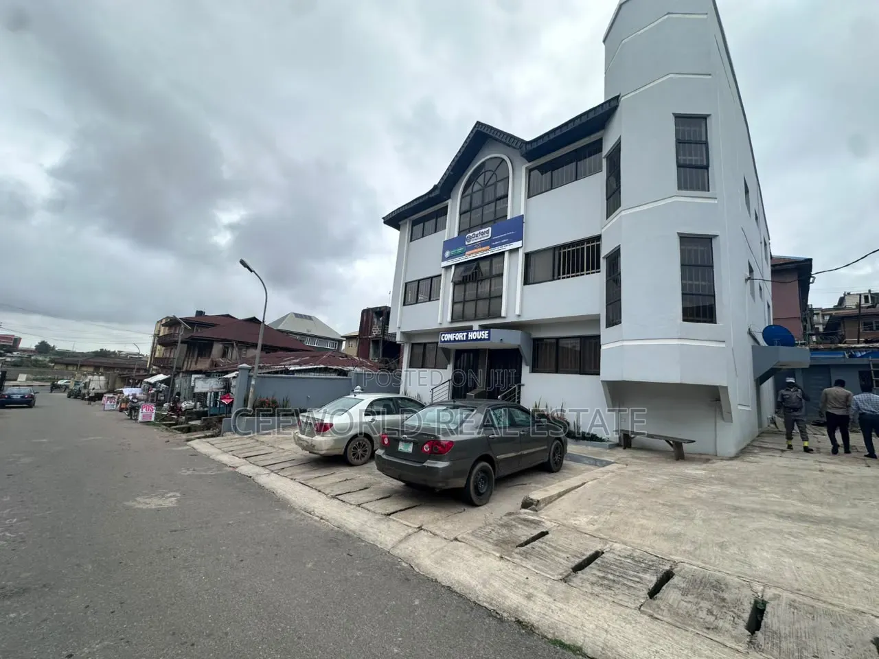 Spacious 4 Rooms Office Space at Veterinary Junction Mokola Ibadan in Adamasingba