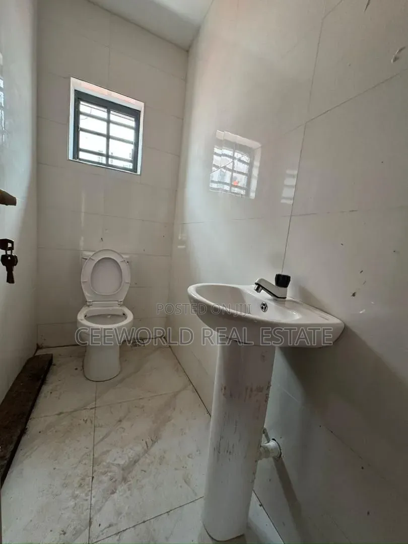 4bdrm Duplex in Agodi Gra for rent in Agodi
