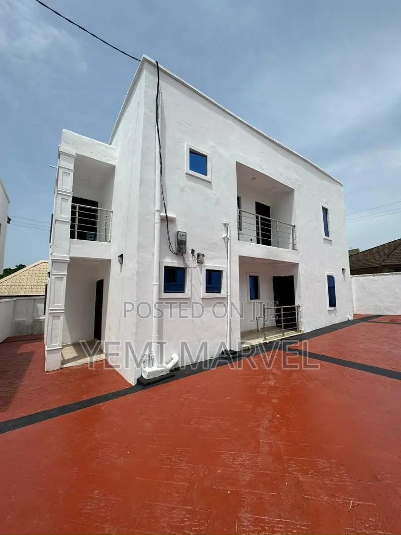 4bdrm Duplex in Onikoko Close, Agodi for rent in Agodi