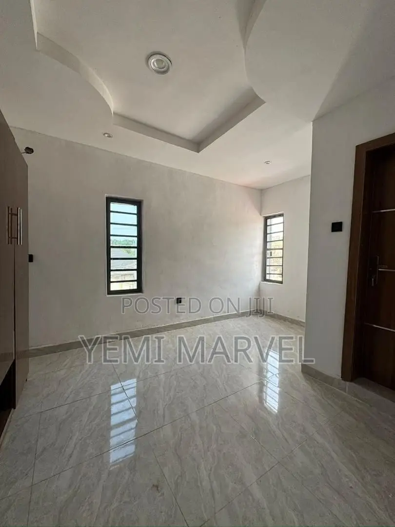 4bdrm Duplex in Onikoko Close, Agodi for rent in Agodi