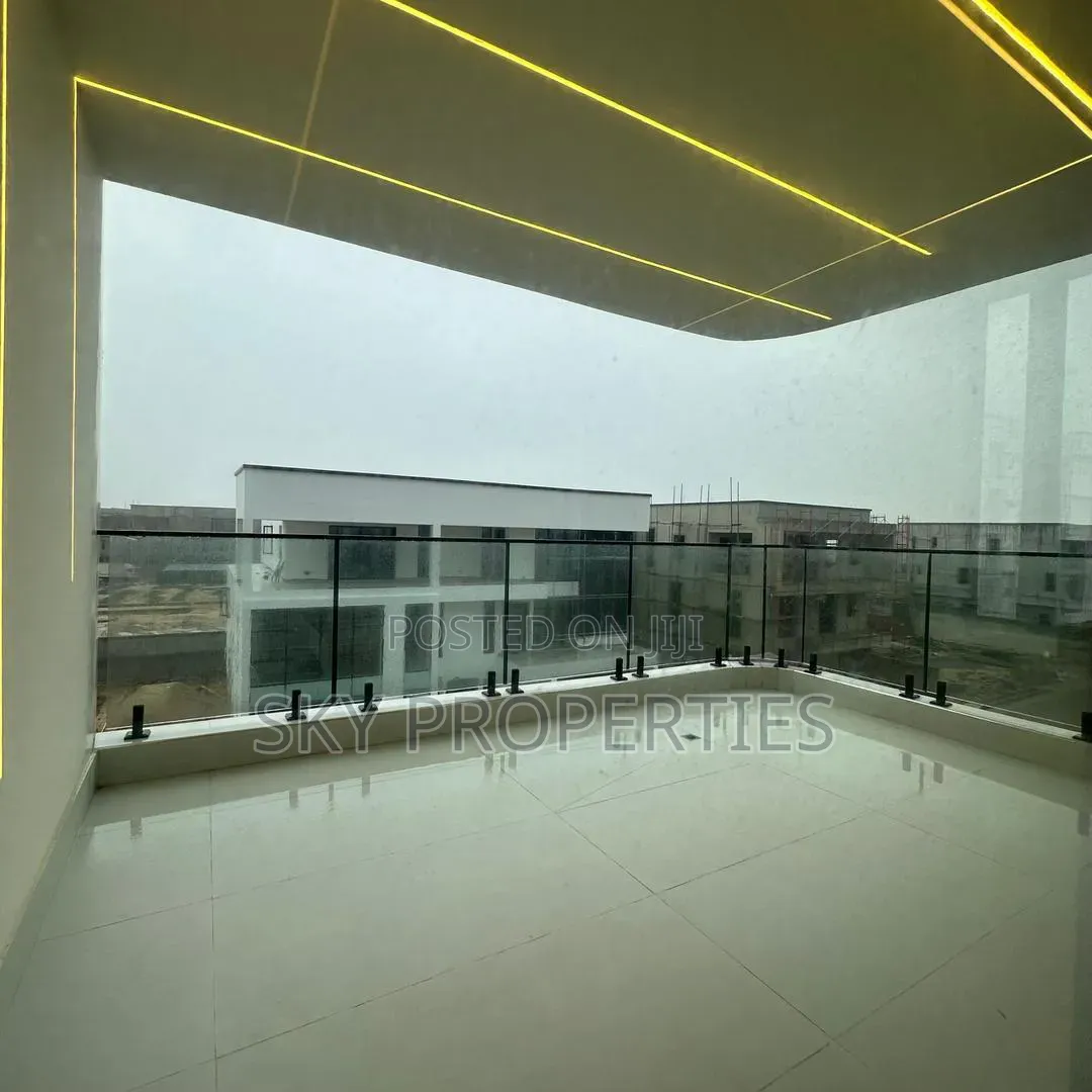 5bdrm Duplex in Off Freedom Way, Lekki Phase 1 for sale in Lekki Phase 1