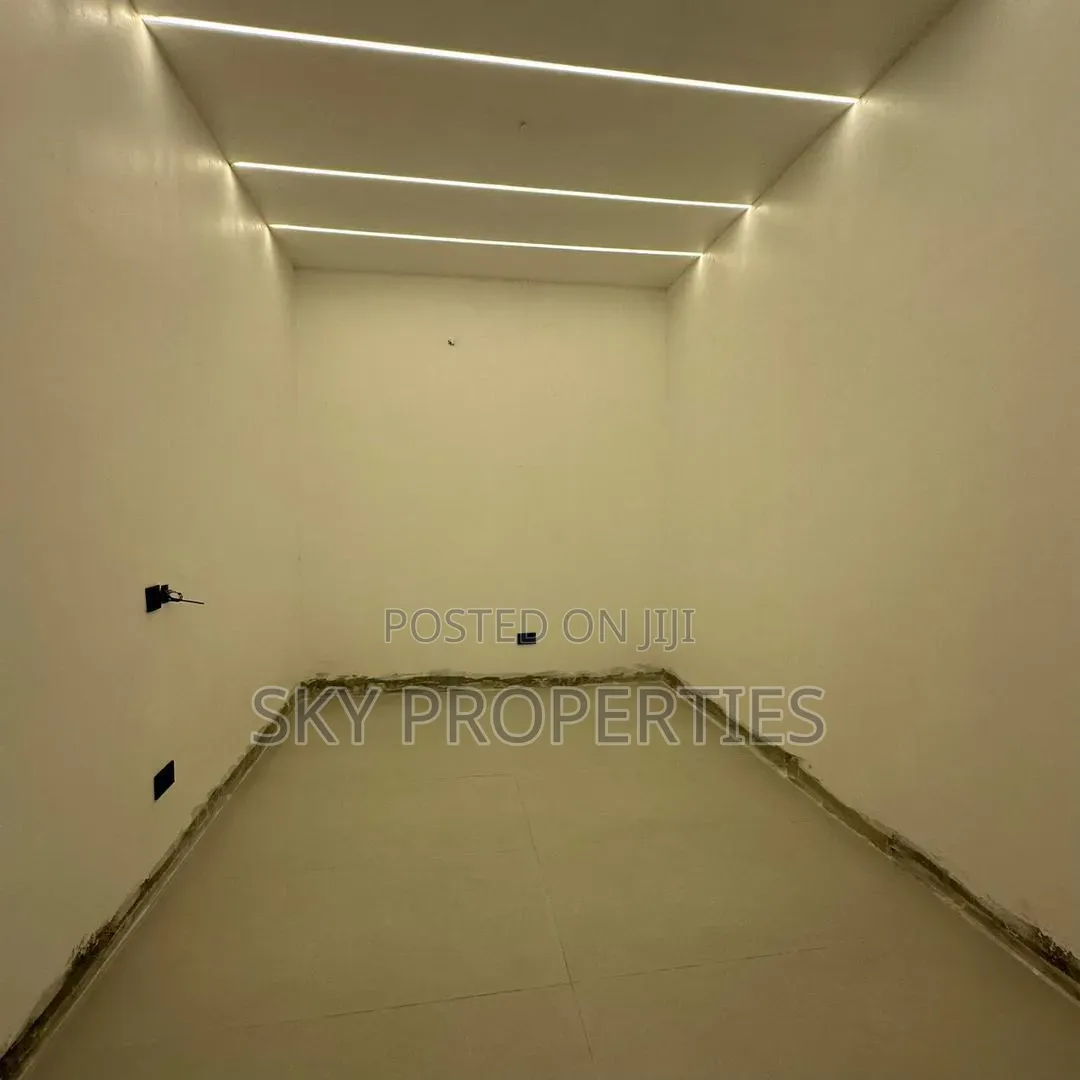 5bdrm Duplex in Off Freedom Way, Lekki Phase 1 for sale in Lekki Phase 1