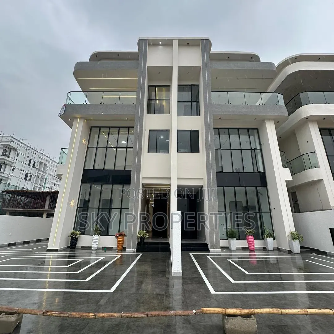 5bdrm Duplex in Off Freedom Way, Lekki Phase 1 for sale in Lekki Phase 1
