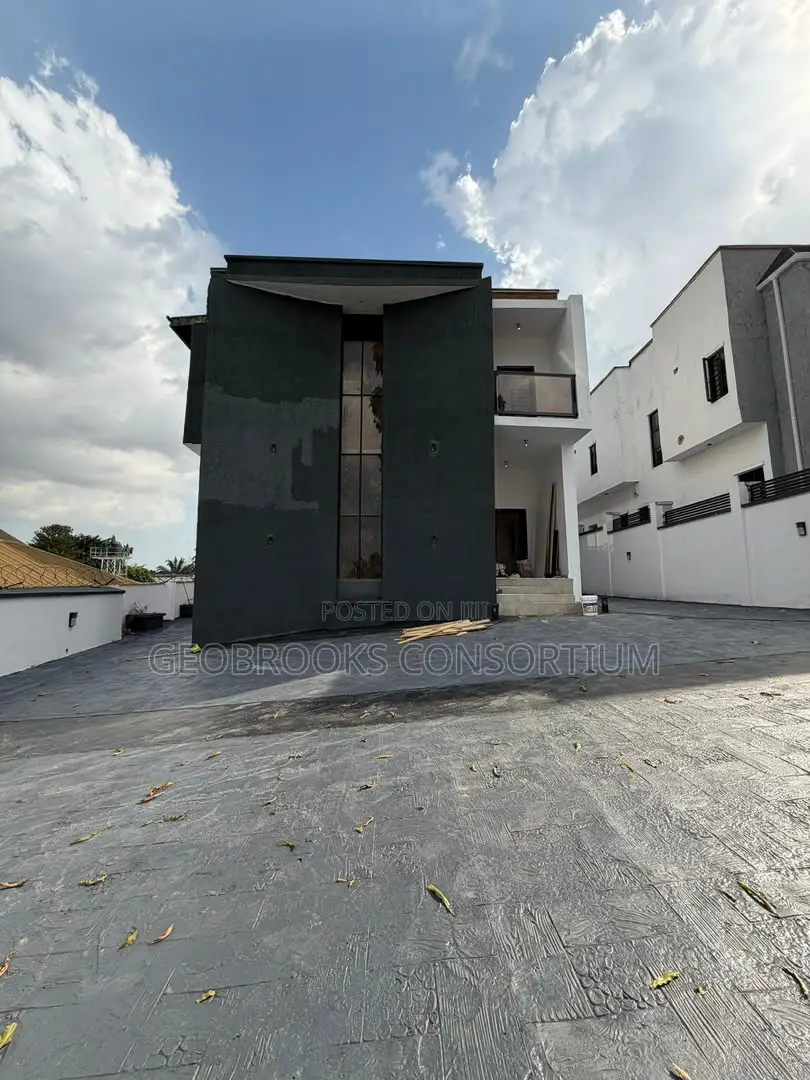 4bdrm Duplex in Alalubosa Gra for sale in Alalubosa