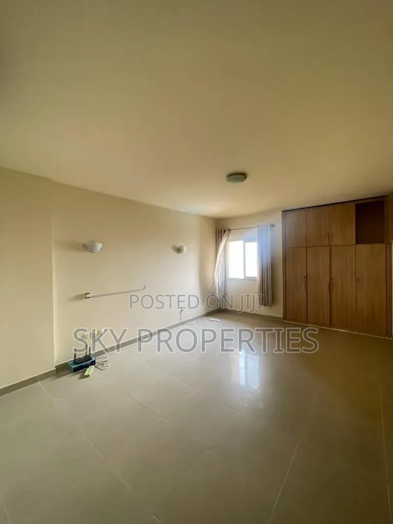 3bdrm Apartment in Banana, Old Ikoyi for sale in Old Ikoyi