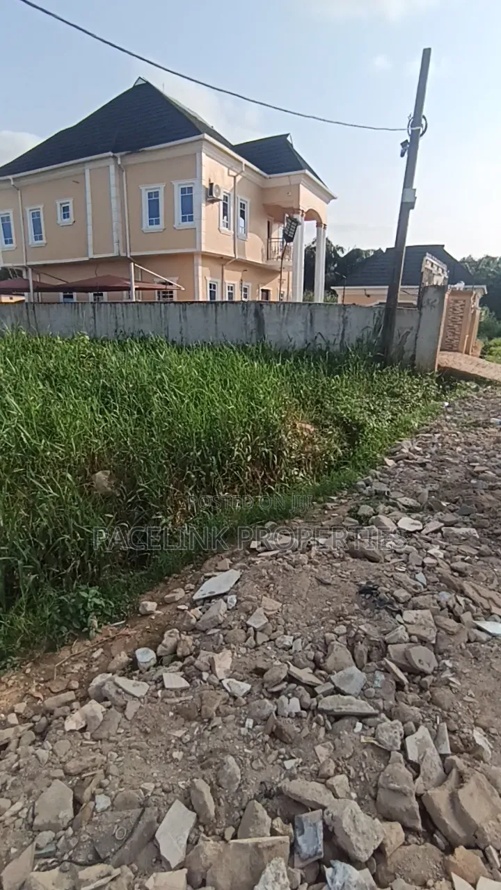 Full Plot of Land 640sqm in a Very Decent Area Close Not Too Far in Ipaja / Ipaja