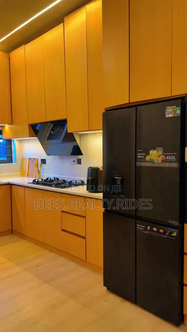 African-Crafted 2 Bedroom Maisonette With Private Balconies Bathtub in Ikate