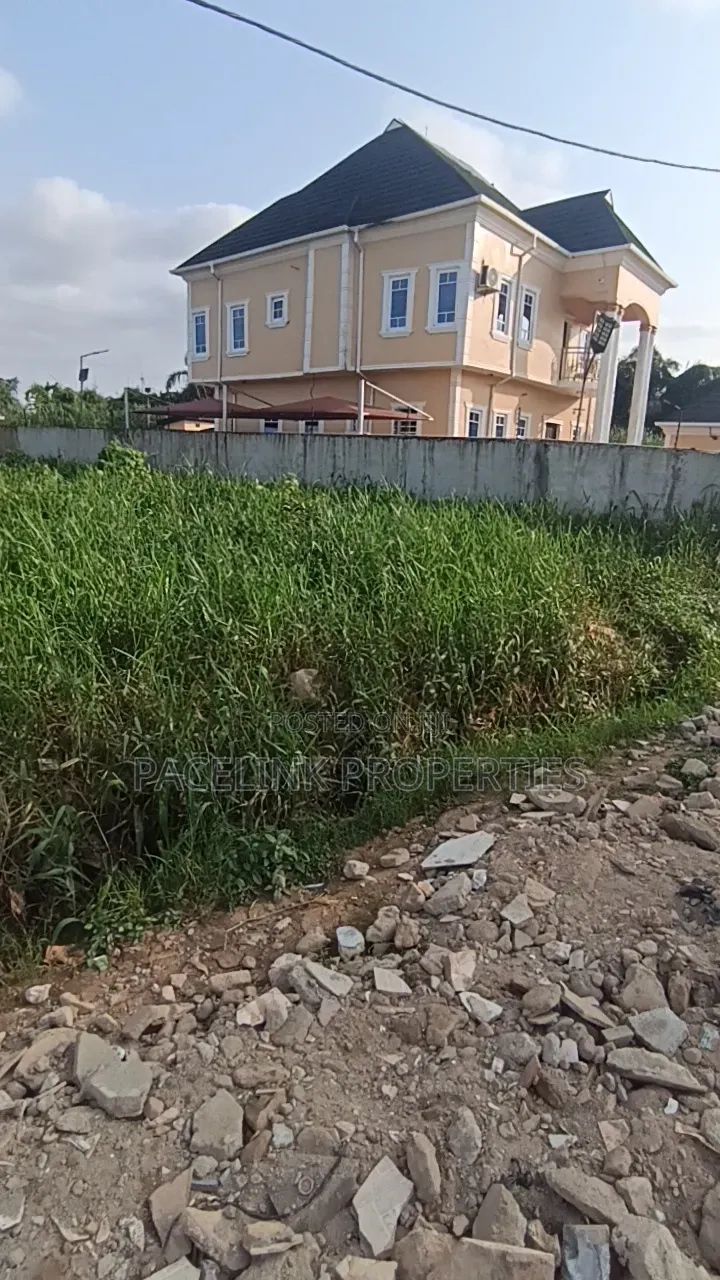 Half Plot of Land 320sqm in a Very Decent Area Close Not Too Far Ikol in Ipaja / Ipaja