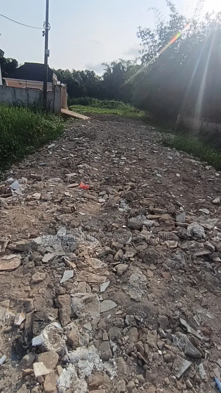 Half Plot of Land 320sqm in a Very Decent Area Close Not Too Far Ikol in Ipaja / Ipaja