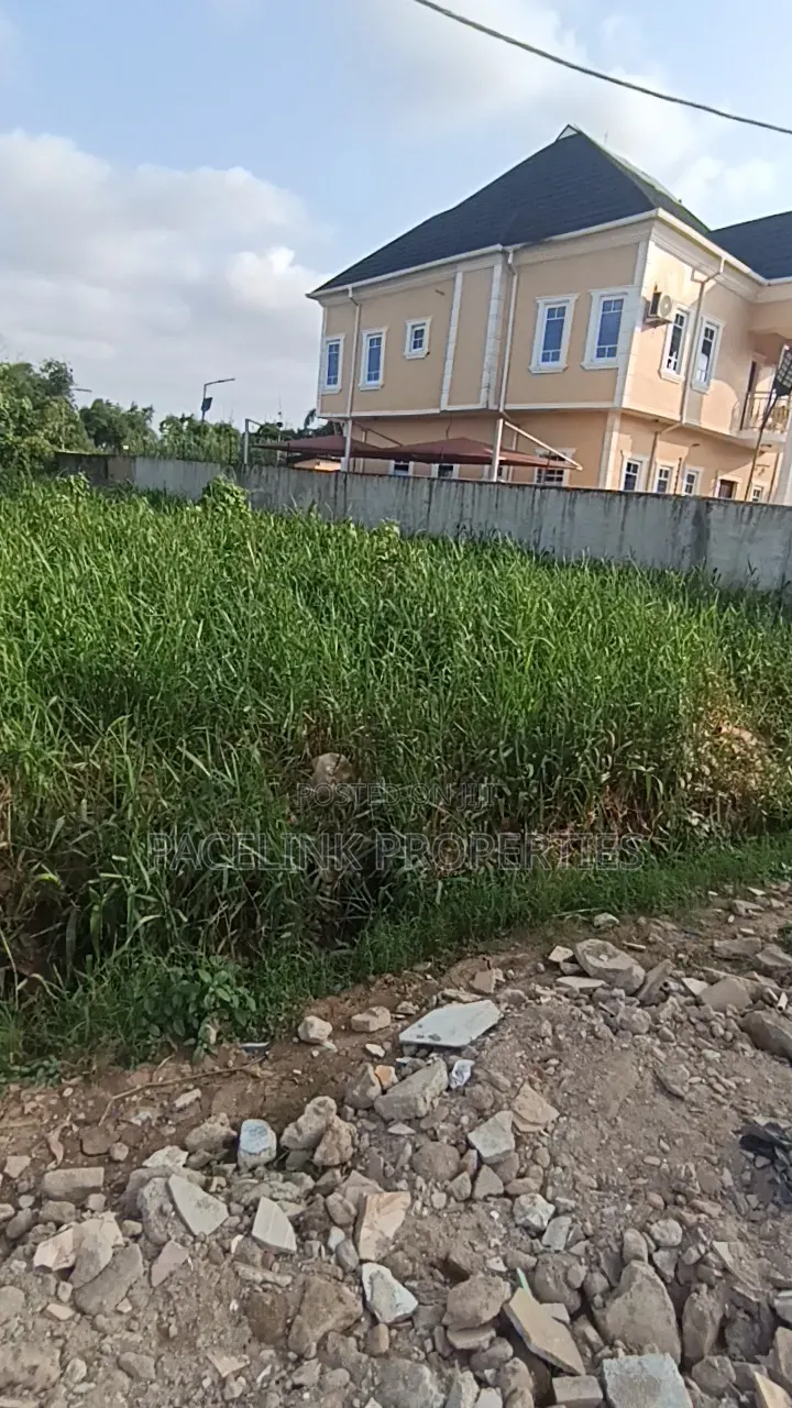 Half Plot of Land 320sqm in a Very Decent Area Close Not Too Far Ikol in Ipaja / Ipaja