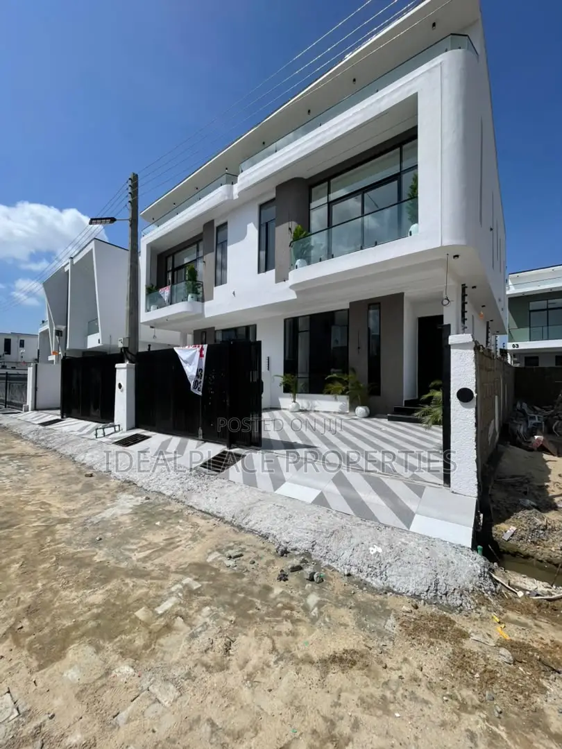 4bdrm Duplex in Ikota for sale in Ikota
