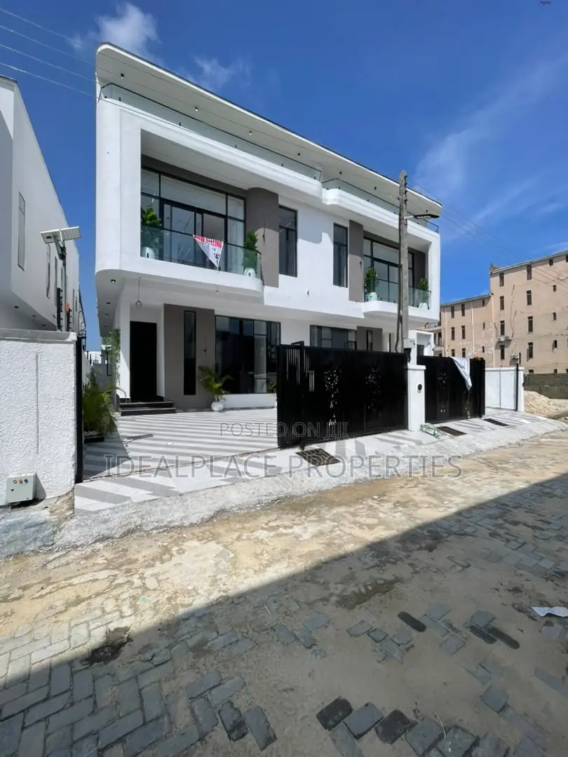 4bdrm Duplex in Ikota for sale in Ikota