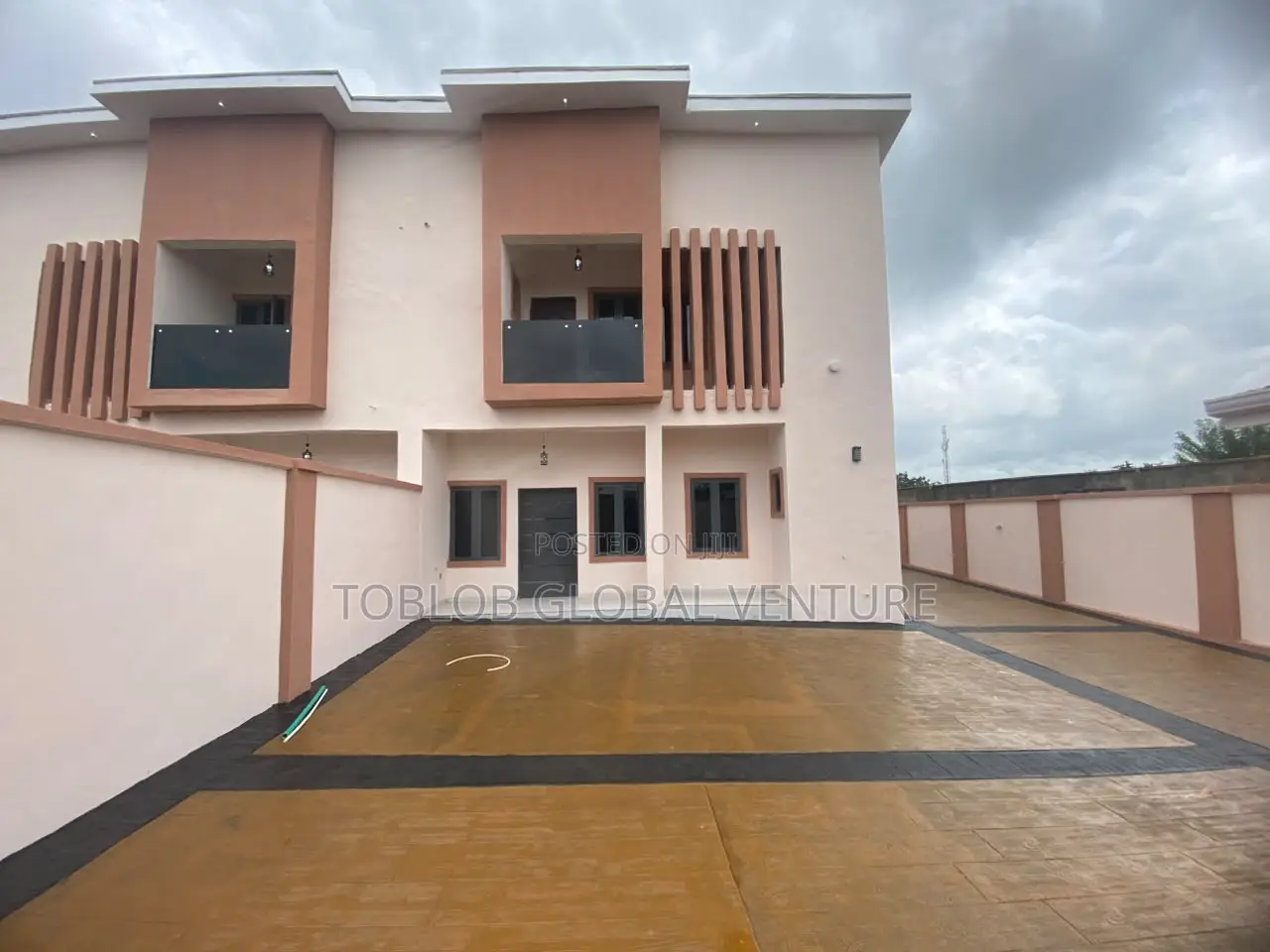 4bdrm Duplex in Akobo for sale in Akobo