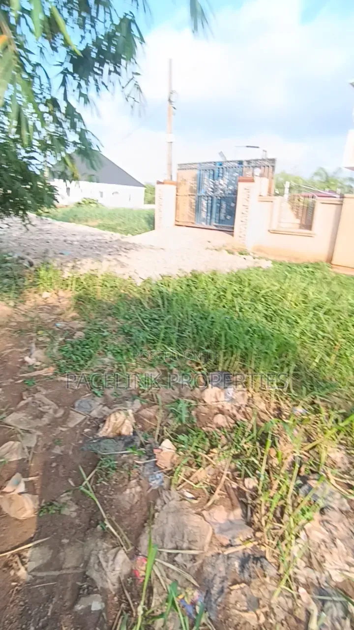 More Than Half Plot of Land in a Very Decent Area Close Not Too Far Fr in Ipaja / Ipaja