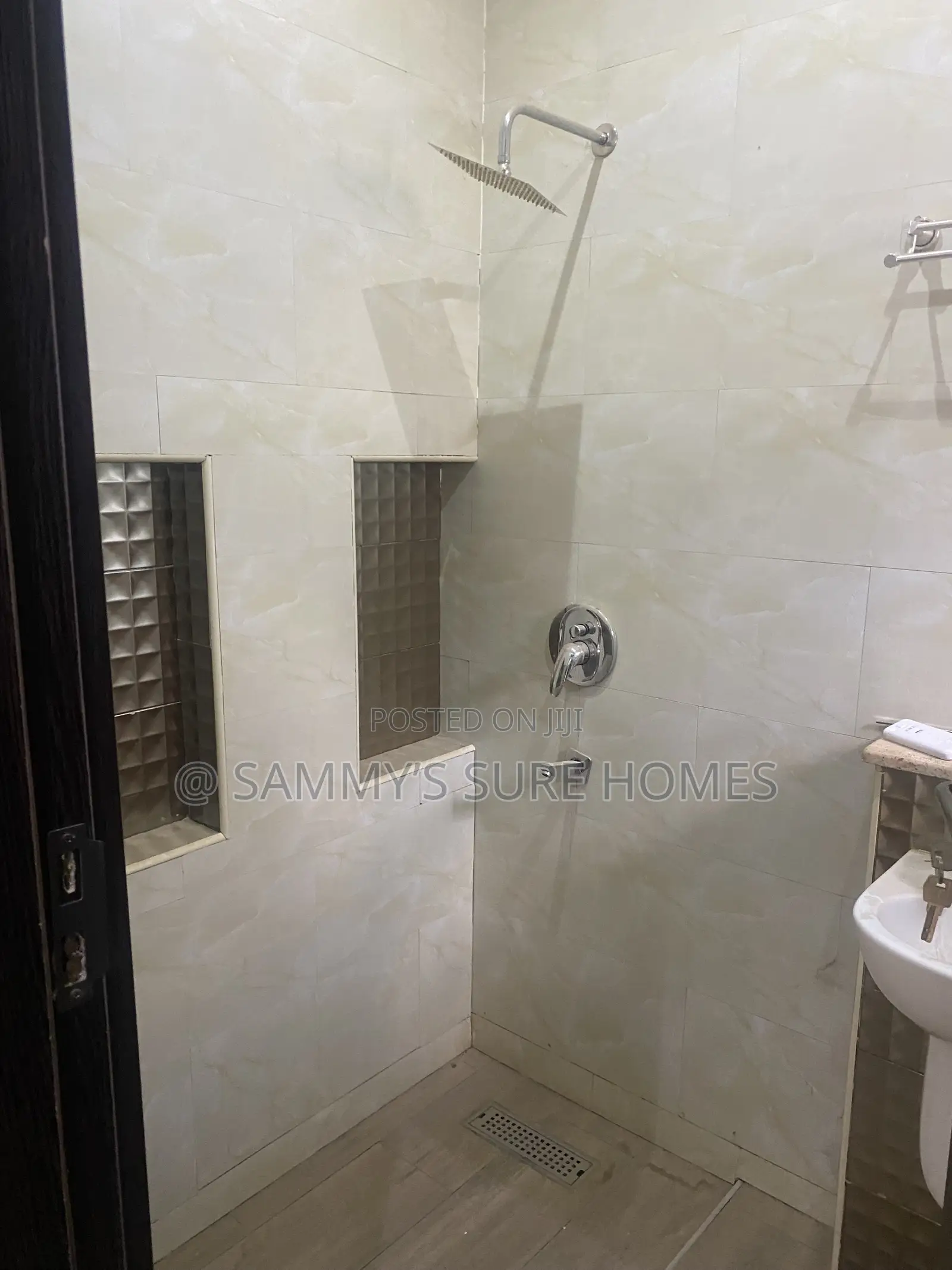 4bdrm Duplex in Wid Estate Idu for rent in Idu