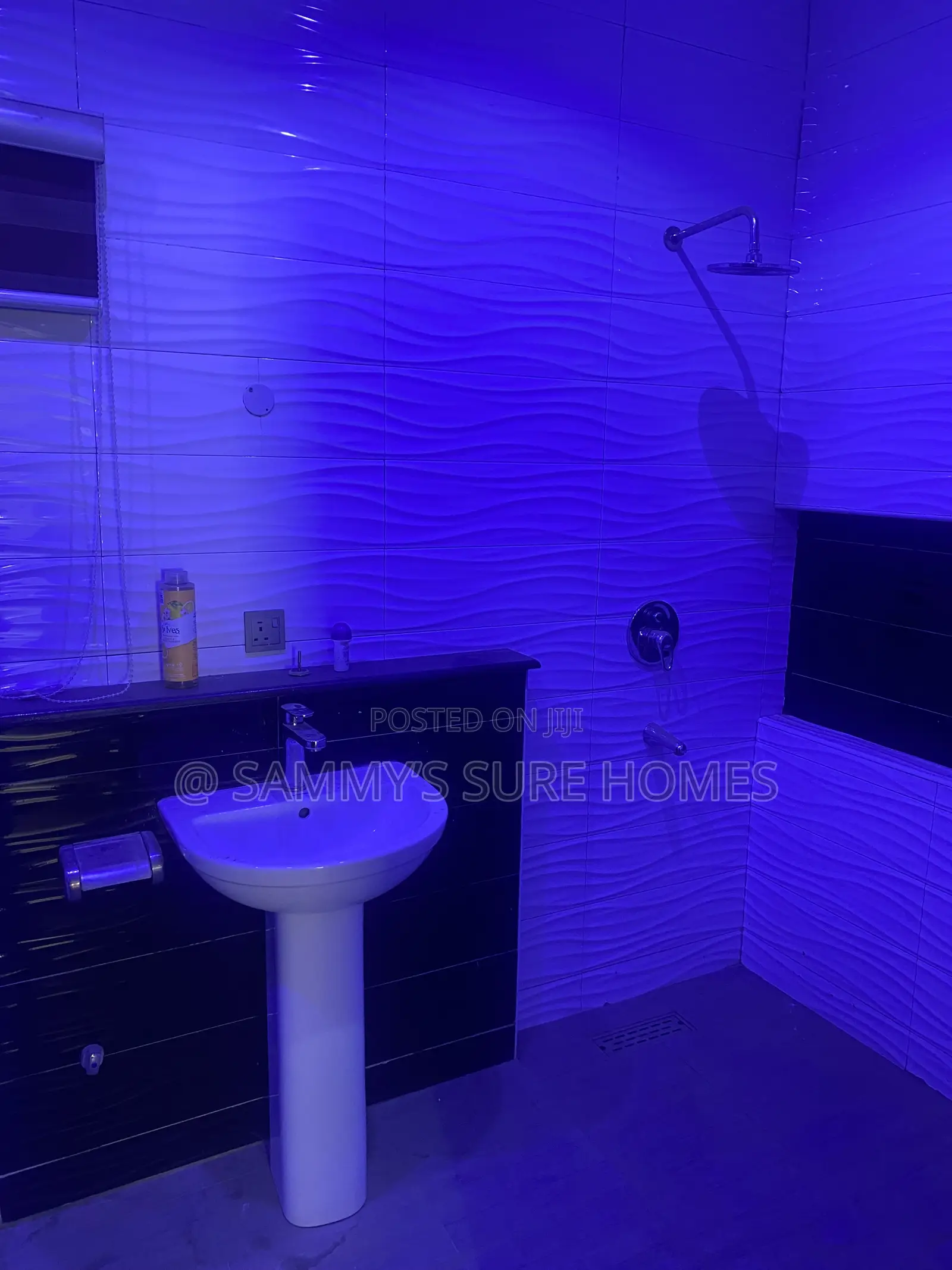 4bdrm Duplex in Wid Estate Idu for rent in Idu