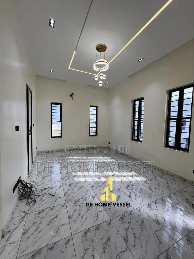 5bdrm Duplex in Lekki for sale in Lekki