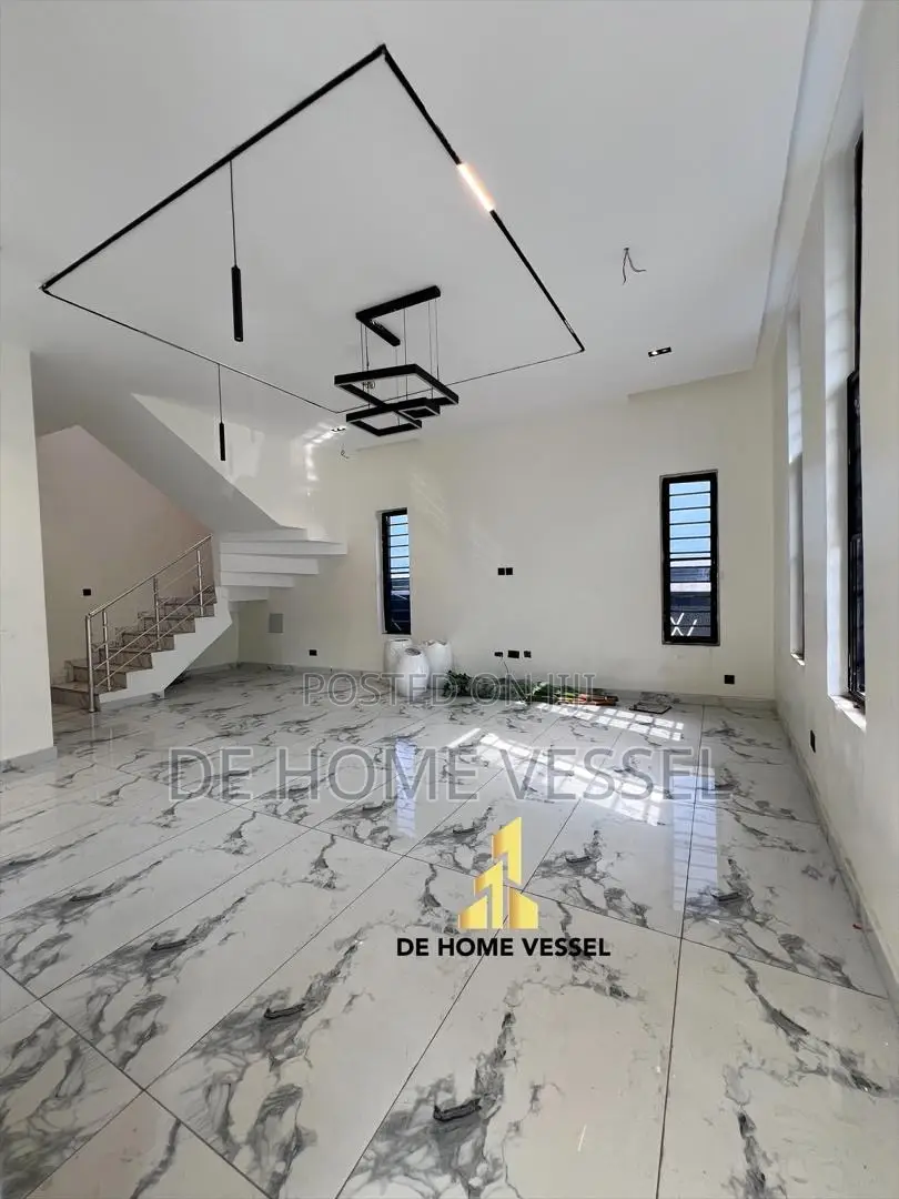 5bdrm Duplex in Lekki for sale in Lekki