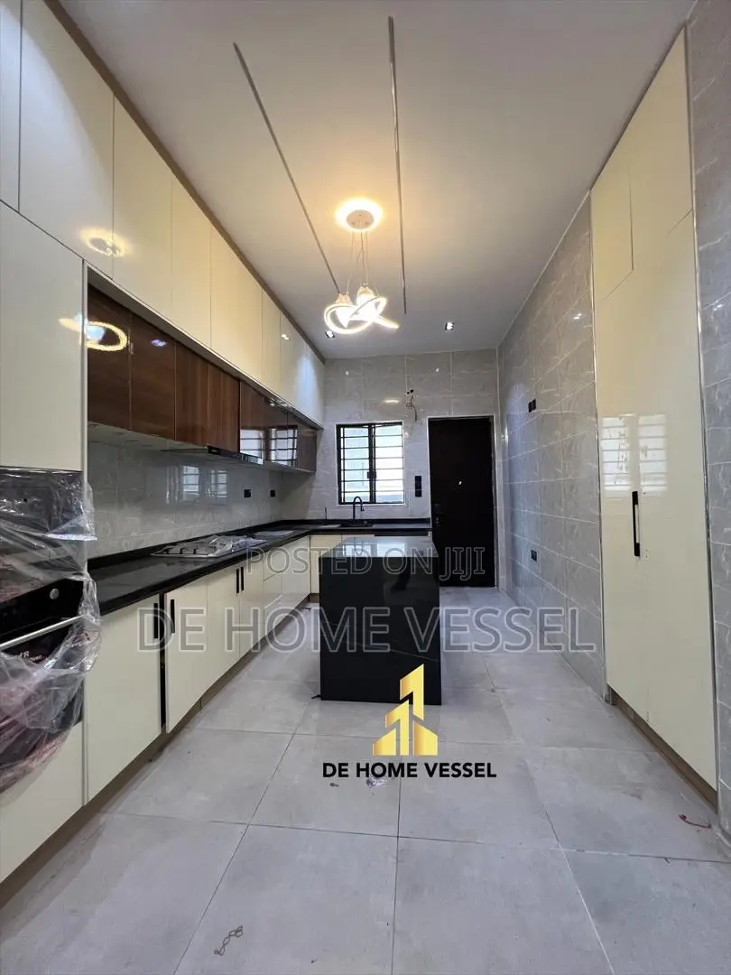 5bdrm Duplex in Lekki for sale in Lekki