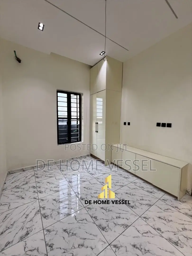 5bdrm Duplex in Lekki for sale in Lekki
