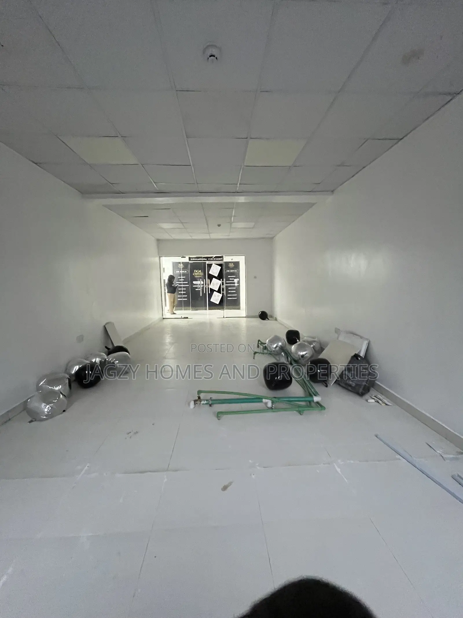 Available Shop for Rent in Lekki Phase 1