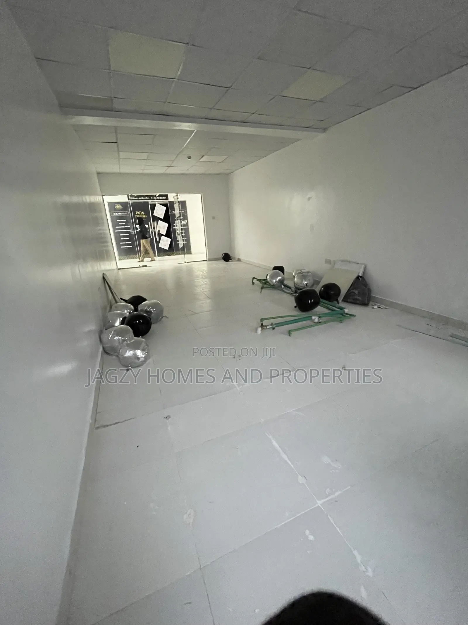 Available Shop for Rent in Lekki Phase 1
