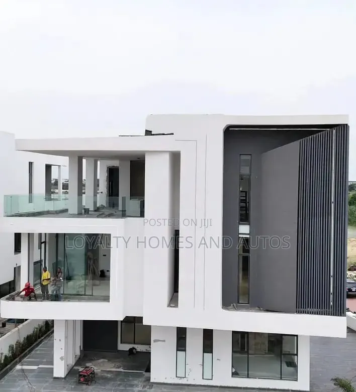 5bdrm House in Osapa london for sale in Osapa london
