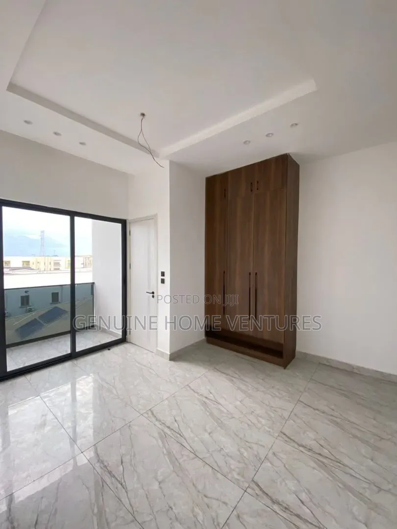 3bdrm Maisonette in Lekki Phase One for sale in Lekki Phase 1