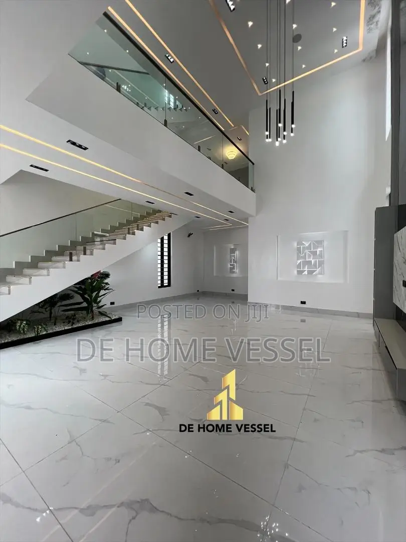5bdrm Duplex in Chevron for sale in Chevron