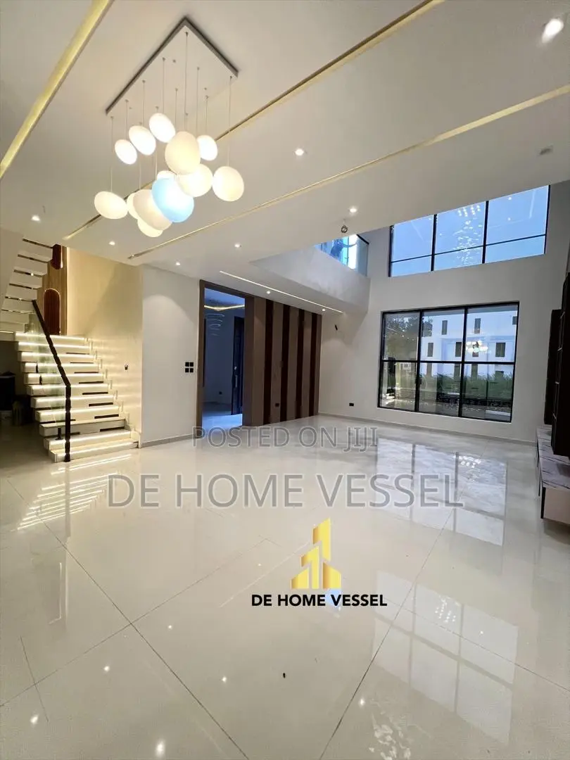 5bdrm Duplex in Ikota for sale in Ikota
