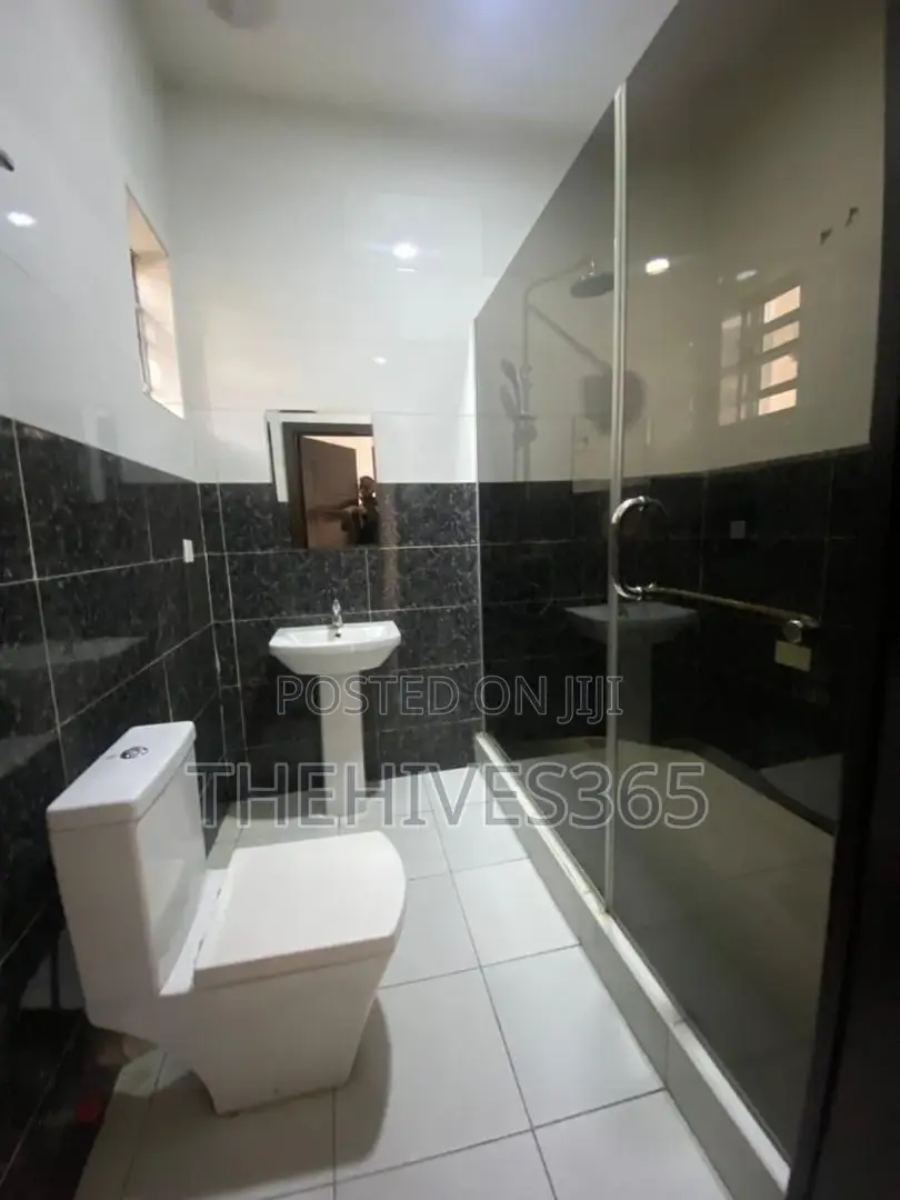 4bdrm Townhouse/Terrace in Coleman Nwafor, Lagos Island / Lagos Island in Lagos Island / Lagos Island