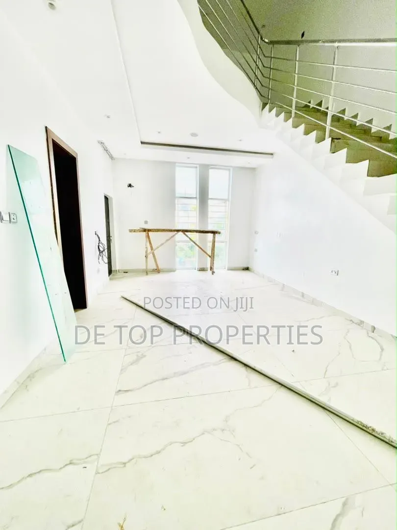 3bdrm Duplex in Lekki, Ikate for rent in Ikate