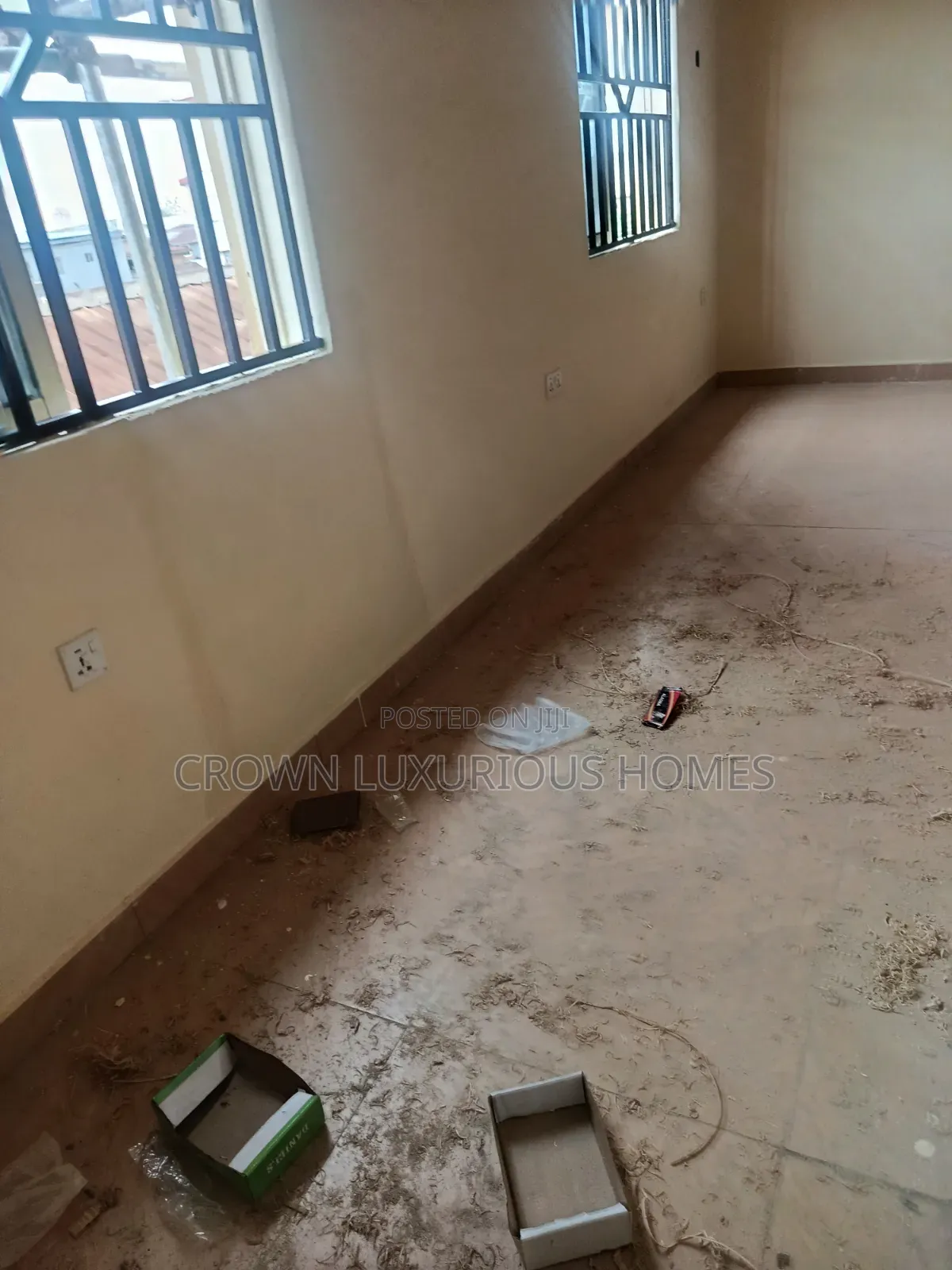 Commercial Open Space TO LET in Apata