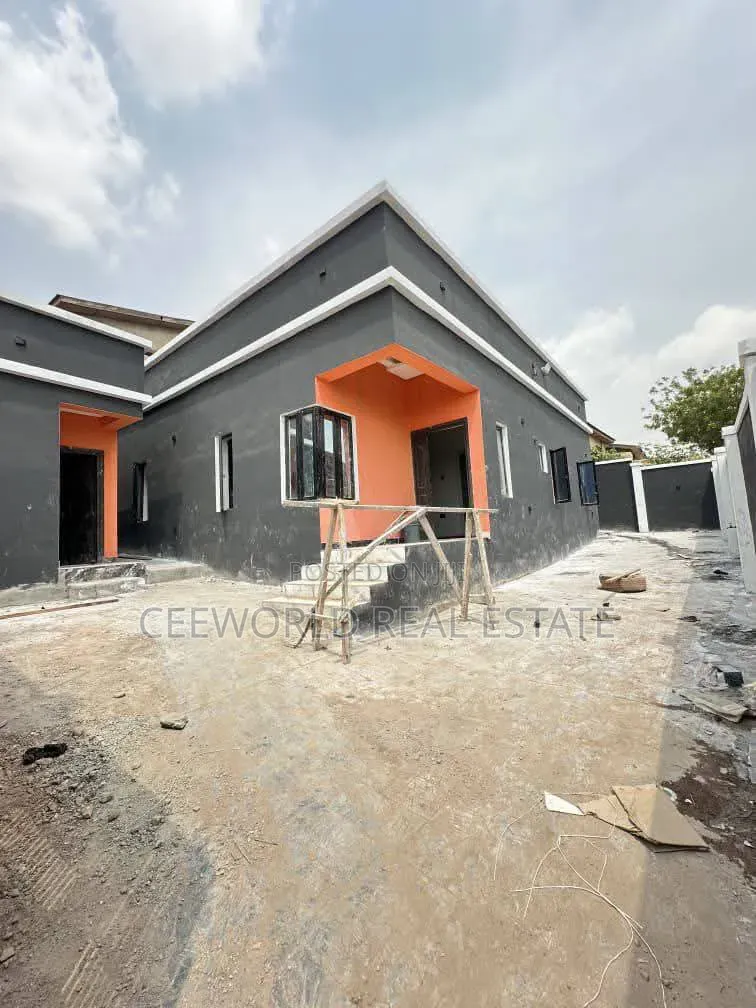 3bdrm Bungalow in Foodco Ologuneru for rent in Ologuneru