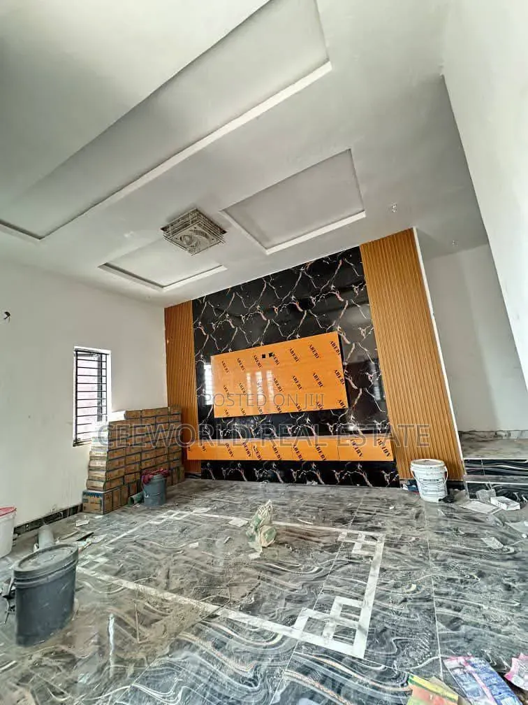 3bdrm Bungalow in Foodco Ologuneru for rent in Ologuneru