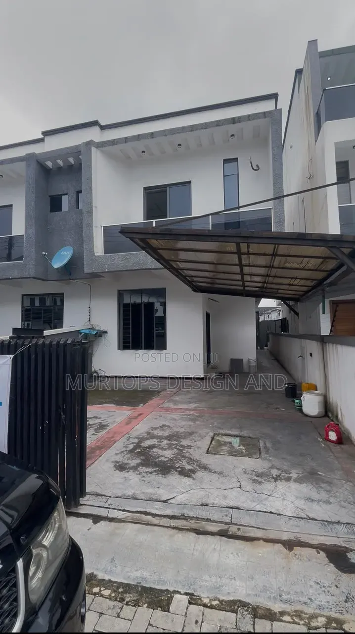 4bdrm Duplex in Chevron for rent in Chevron