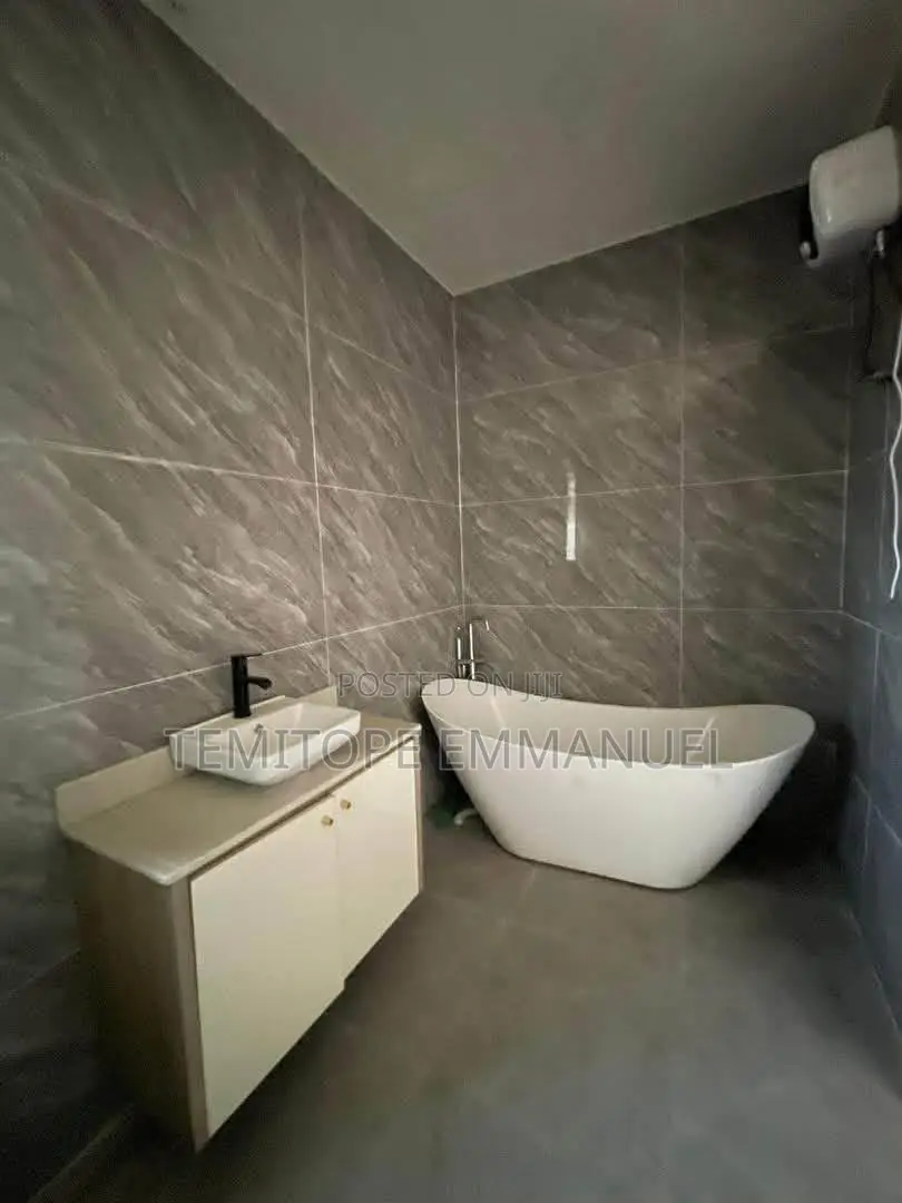 Furnished 4bdrm Duplex in Lekki Phase 1 for sale in Lekki Phase 1