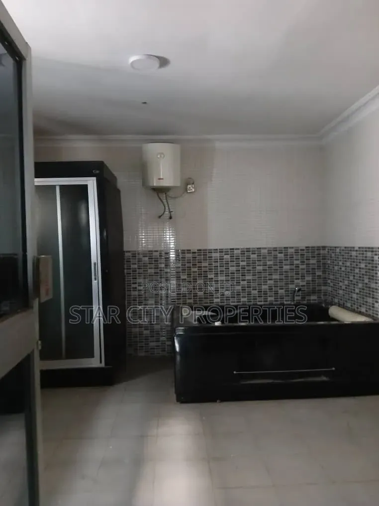 6bdrm Duplex in Ikeja Lagos, Adeniyi Jones for rent in Adeniyi Jones