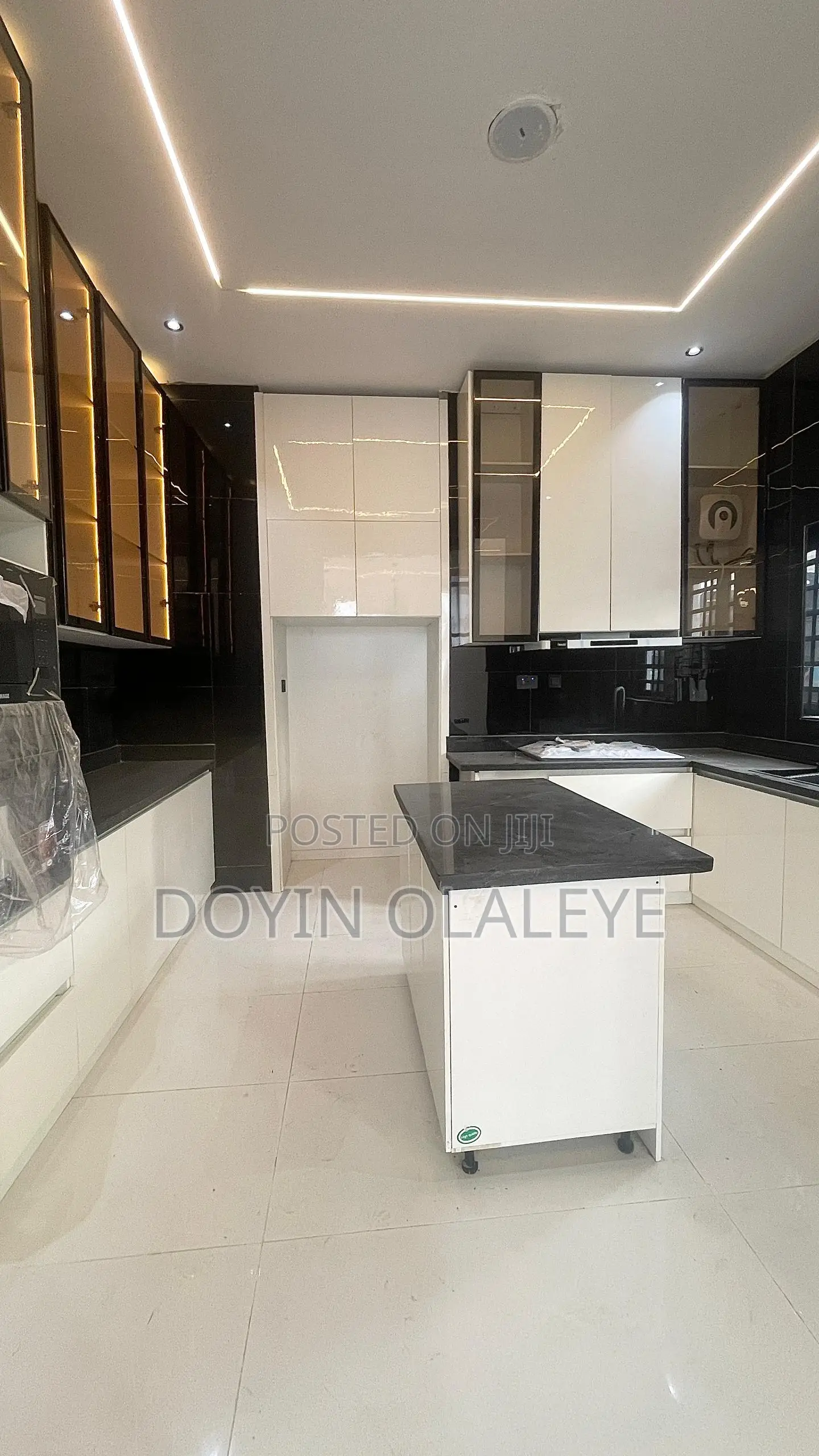 4bdrm Duplex in Ikota for sale in Ikota