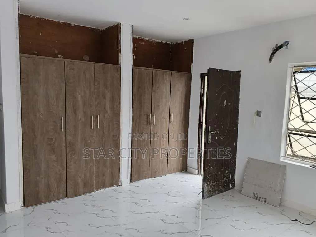 4bdrm Duplex in Ikeja Lagos, Adeniyi Jones for rent in Adeniyi Jones