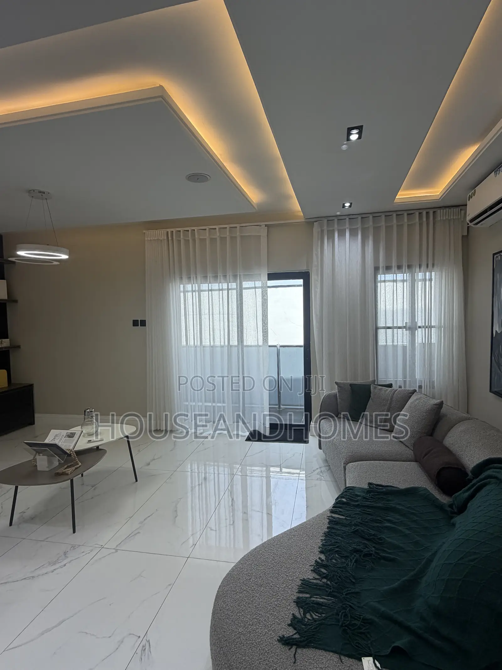 Furnished 3bdrm Apartment in Lekki Phase 1 for sale in Lekki Phase 1